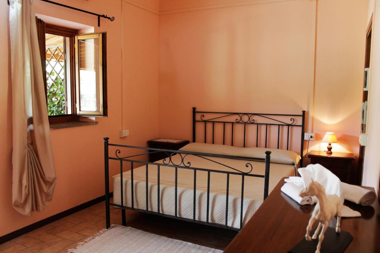 La Dimora Degli Etruschi Hostel Civitella Cesi Екстериор снимка